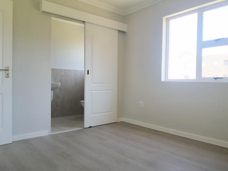 To Let 2 Bedroom Property for Rent in Sunningdale Western Cape
